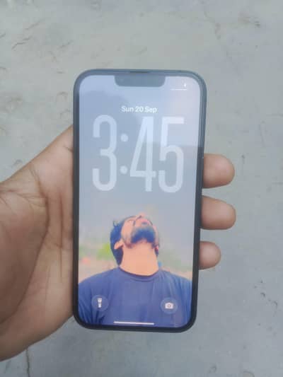 Apple iPhone 13