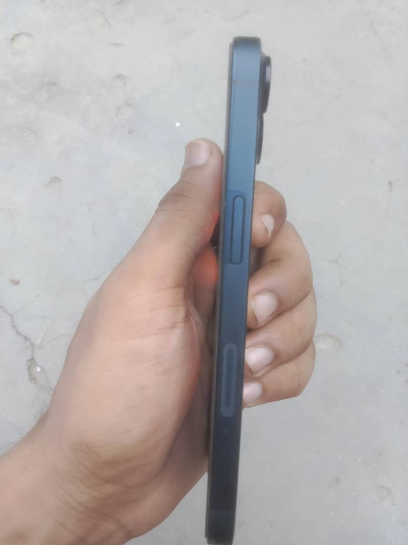 Apple iPhone 13 3
