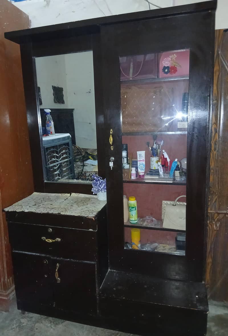 Dressing table 0