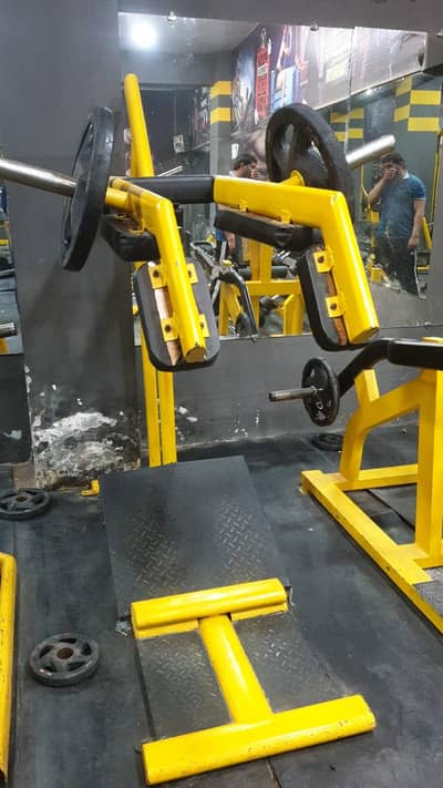 squat leg machine