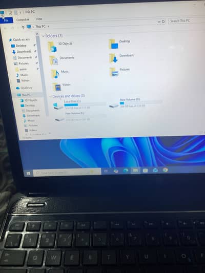 Hp pavilion g6 i3 3th generation 10.9. 5 condition bettery 3 to 4 hour