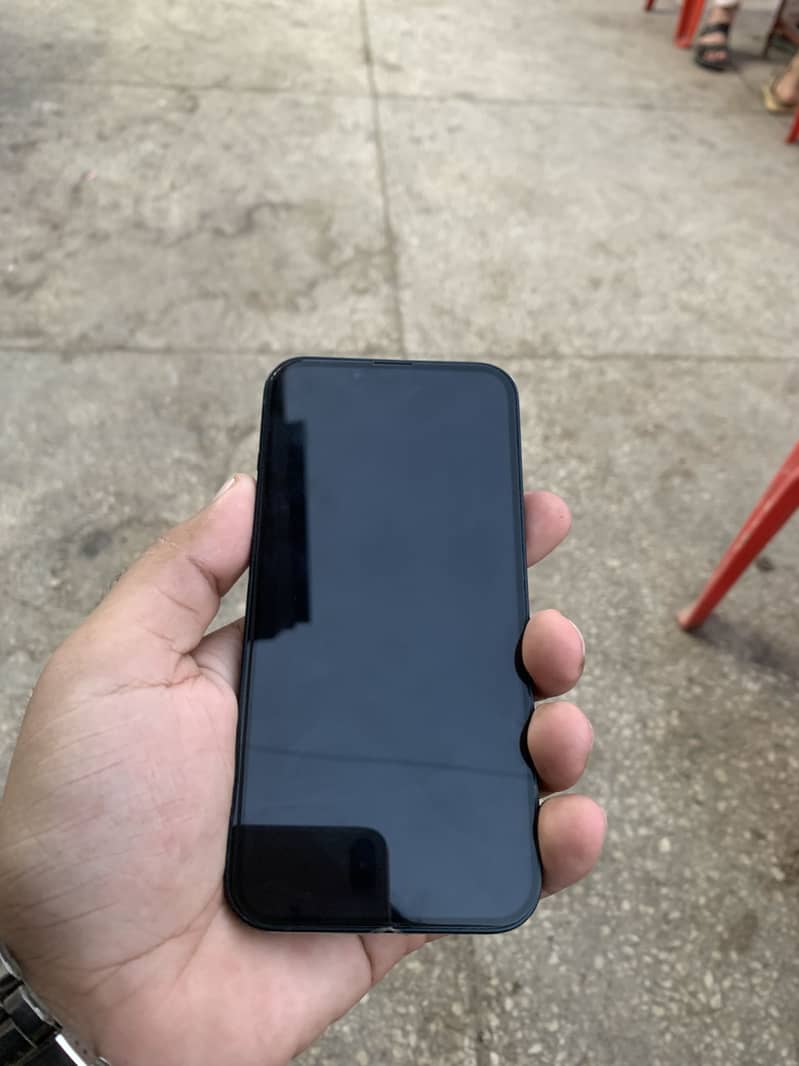 Apple iPhone 14 3