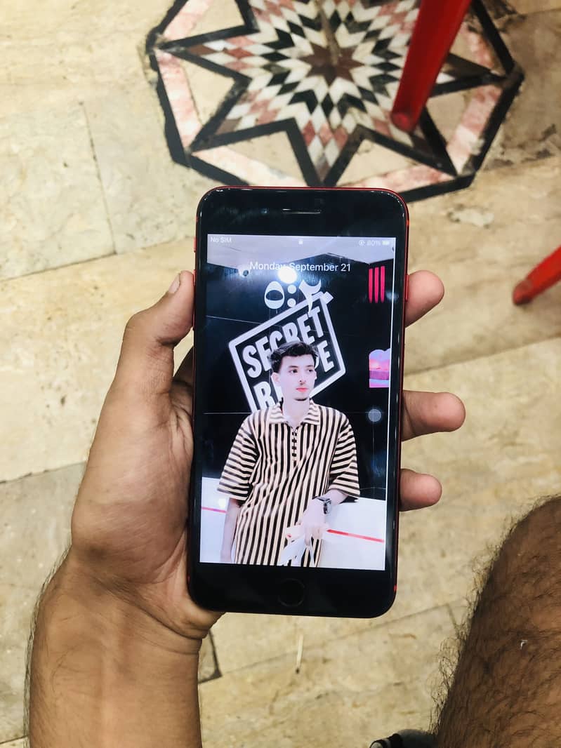 Apple iPhone 8 Plus 4