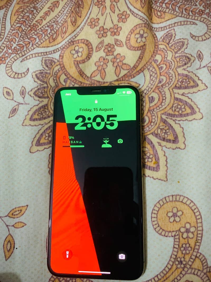 Apple iPhone XS Max 1