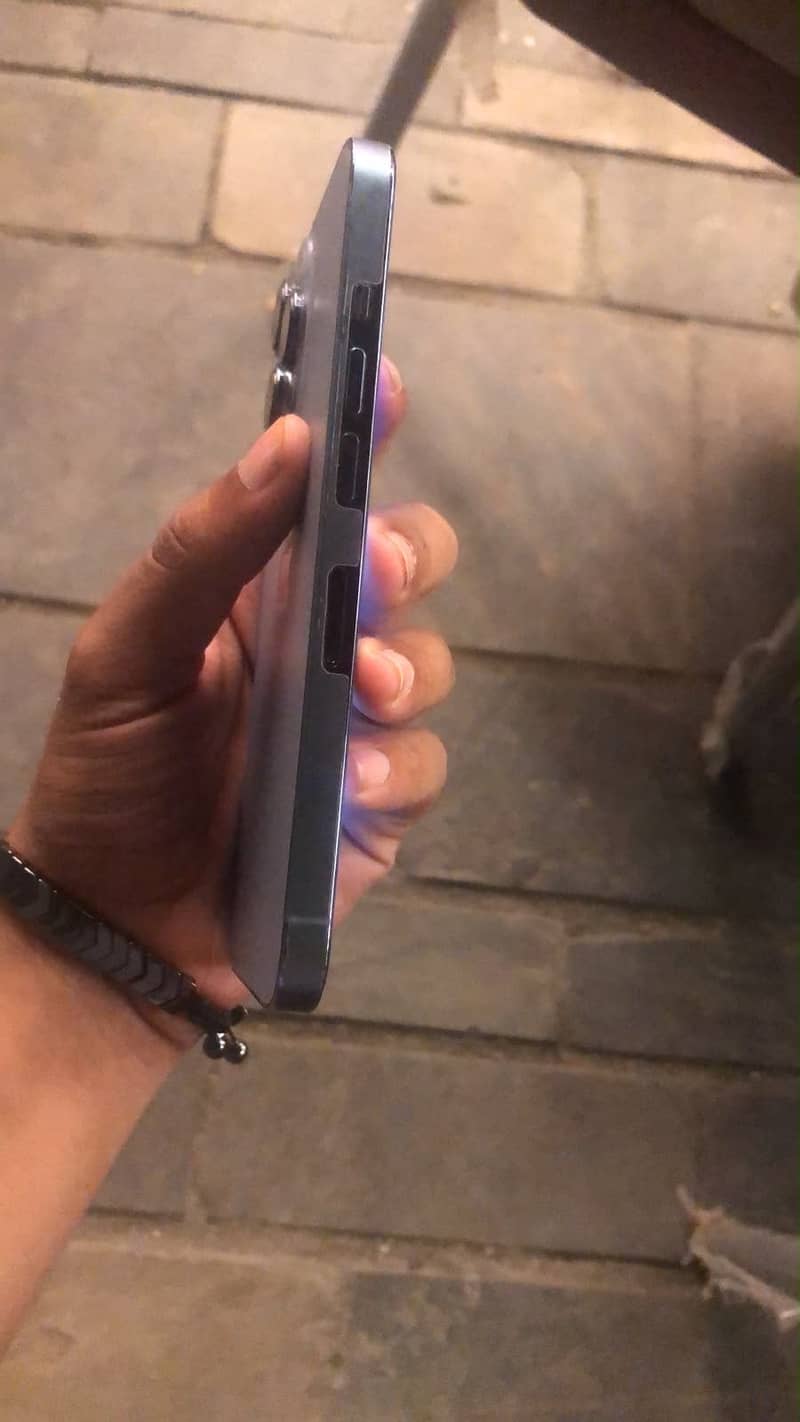 Apple iPhone 13 Pro 3