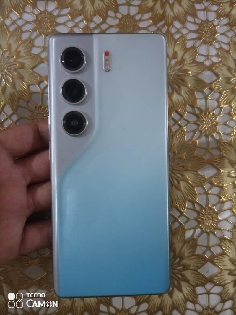 Tecno CAMON 40 Pro 2