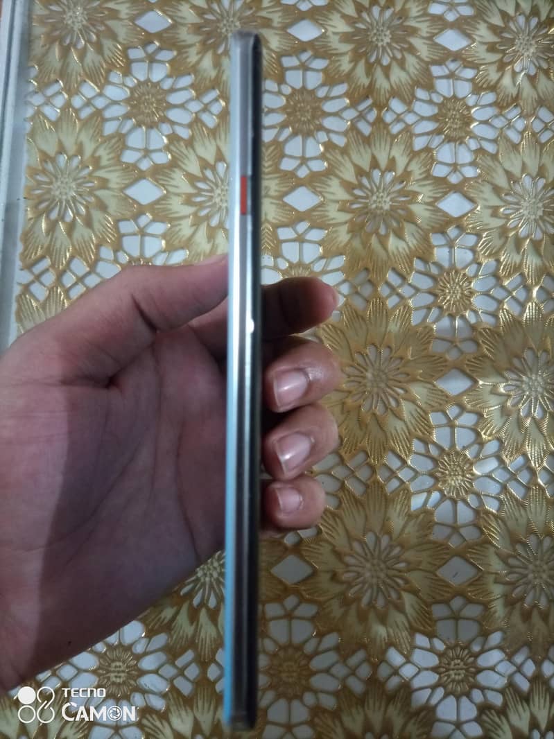 Tecno CAMON 40 Pro 4