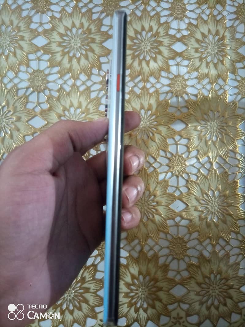 Tecno CAMON 40 Pro 6