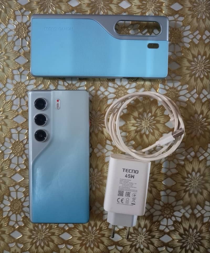 Tecno CAMON 40 Pro 11