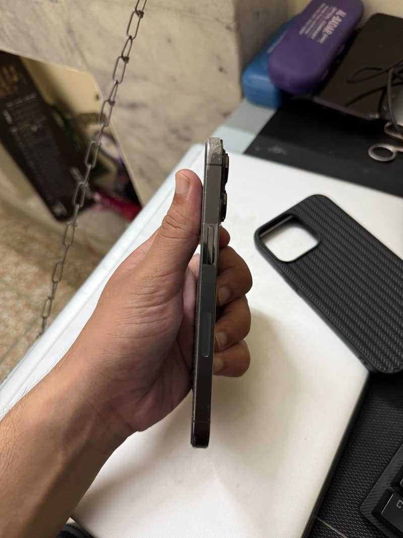 Apple iPhone 13 Pro 2