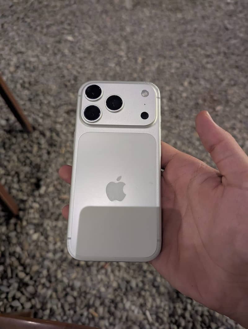 iPhone 17 Pro Jv 0