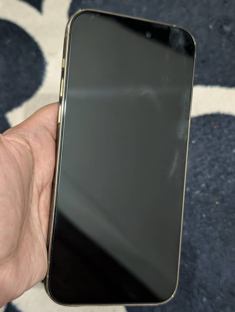 Apple iPhone 14 Pro Max 6