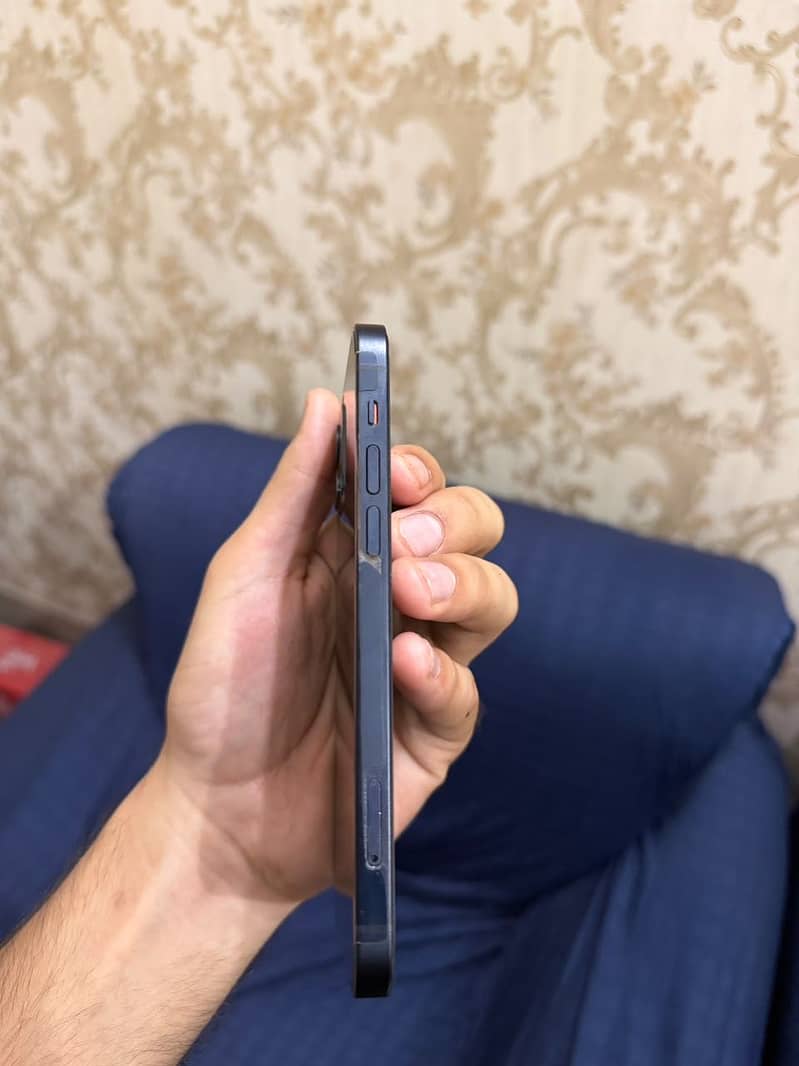 Apple iPhone 12 5
