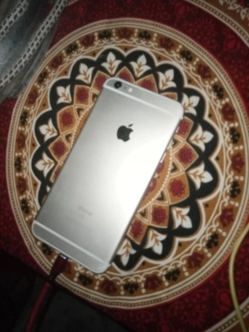 Apple iPhone 6S Plus 1