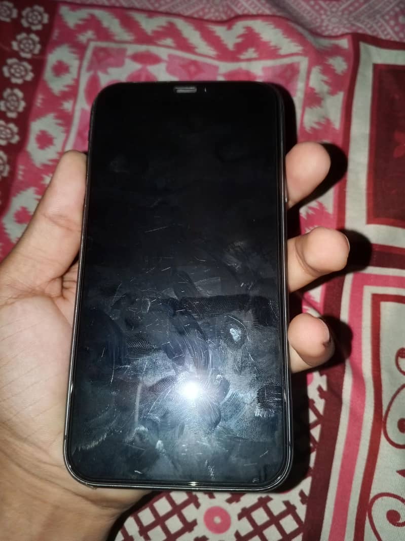 Apple iPhone 11 4