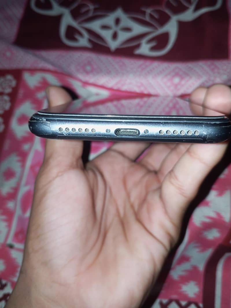 Apple iPhone 11 10