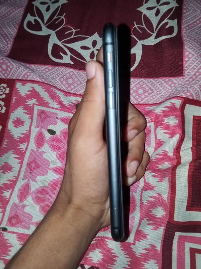 Apple iPhone 11 12