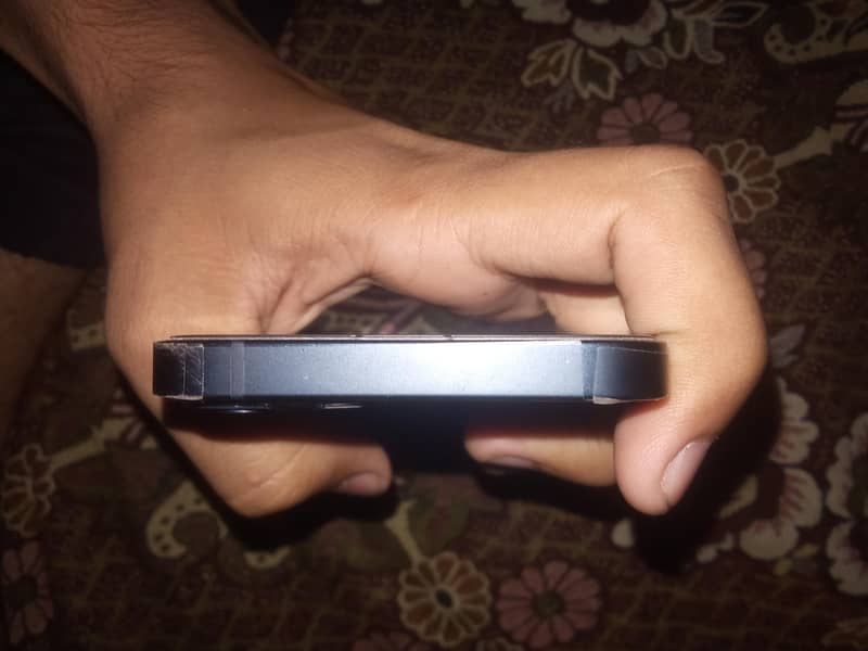 Apple iPhone 13 3