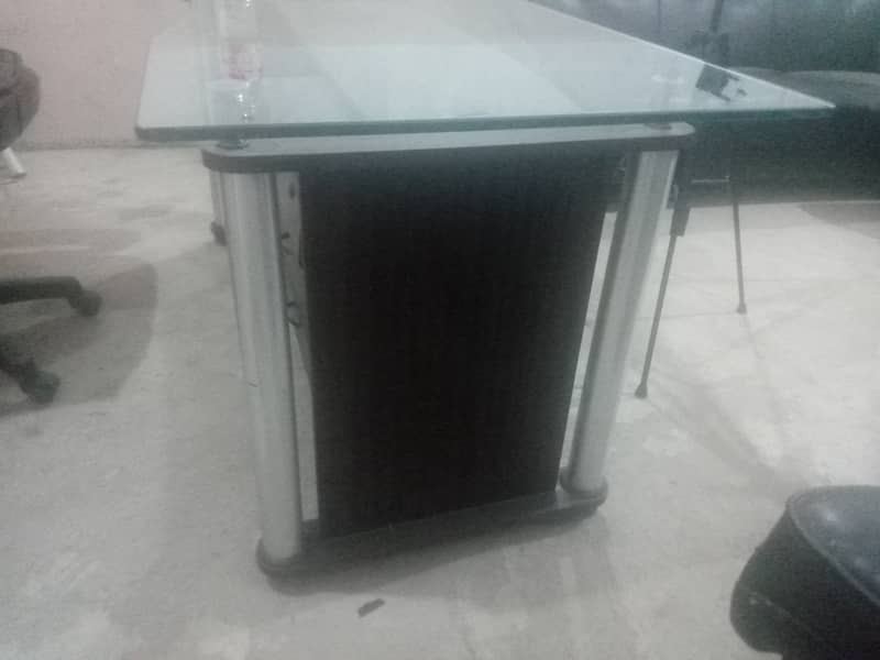 Office table available good condition 1
