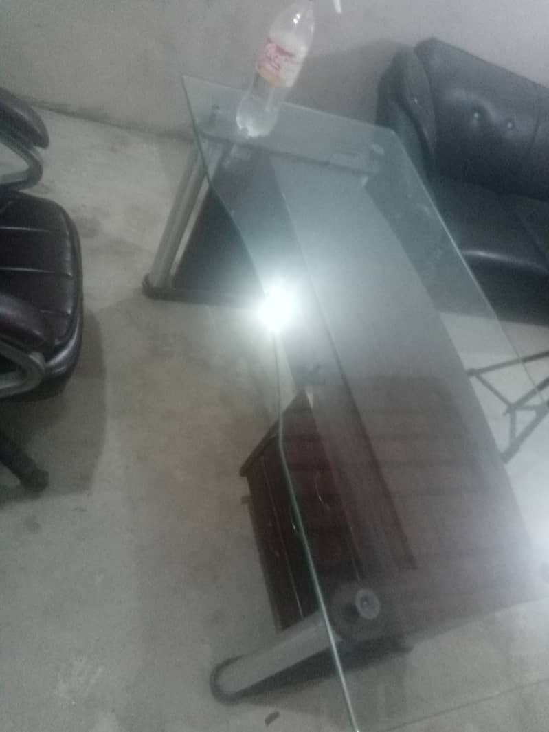 Office table available good condition 2