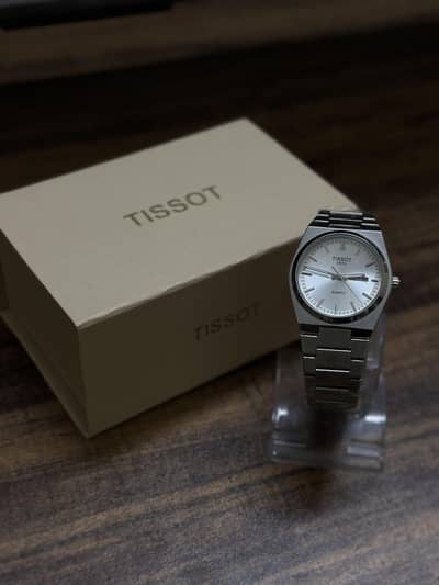 New Branded watches Available for men's With BOX