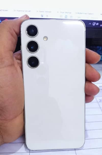 Samsung Galaxy S24 awesome condition
