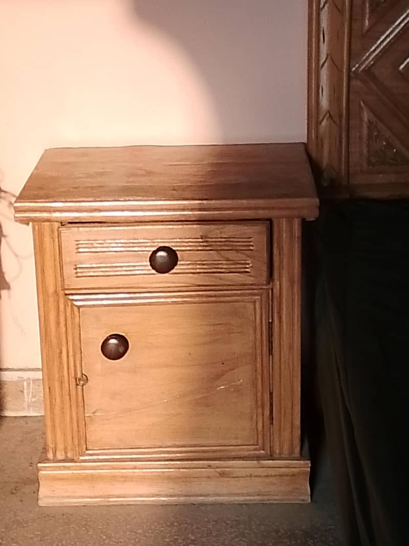 Double bed with dressing table 3