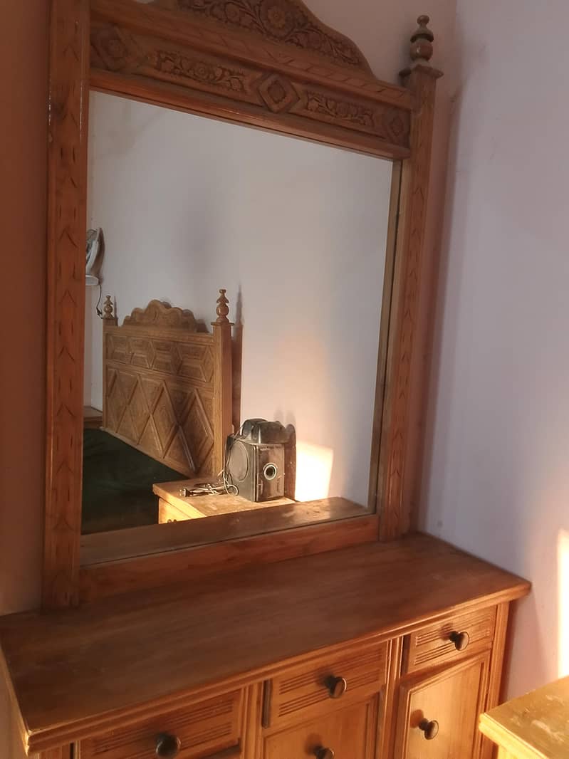 Double bed with dressing table 5