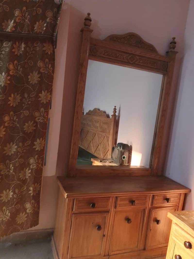 Double bed with dressing table 6