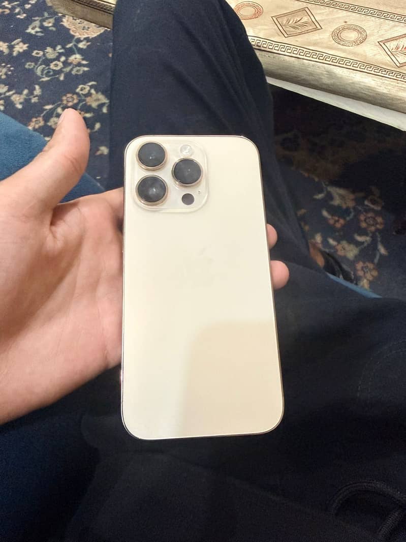 Apple iPhone 14 Pro 1