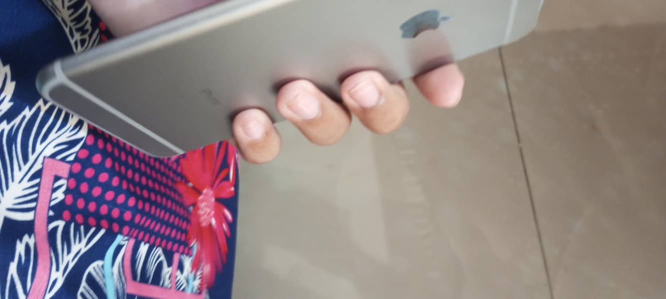 Apple iPhone 6S Plus 4