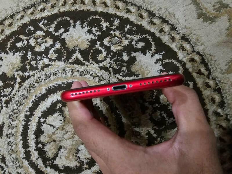 Apple iPhone 8 Plus 4