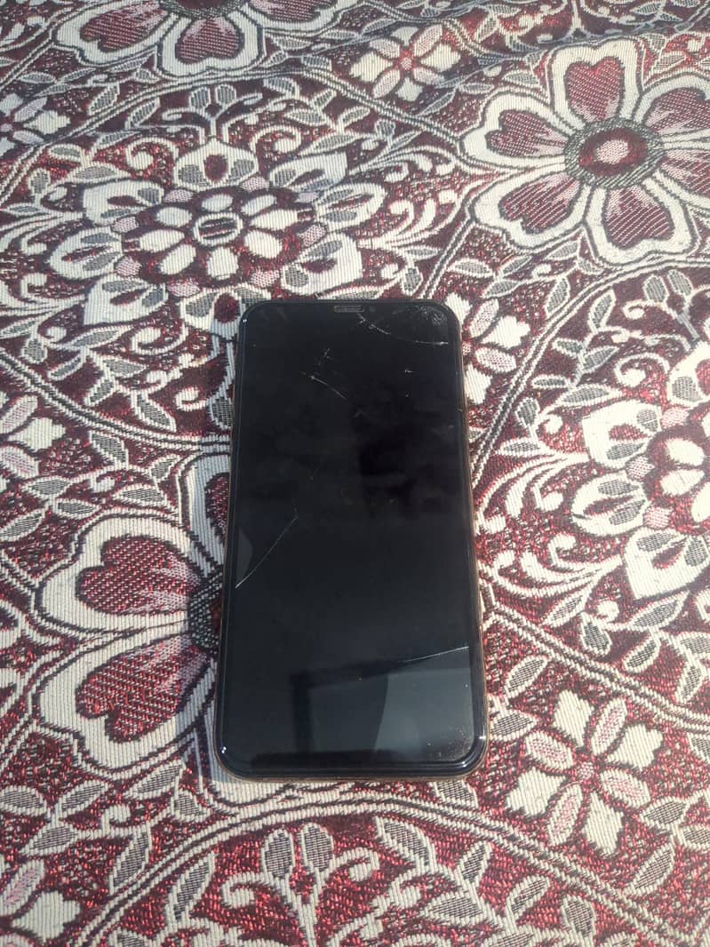 Apple iPhone XS 1
