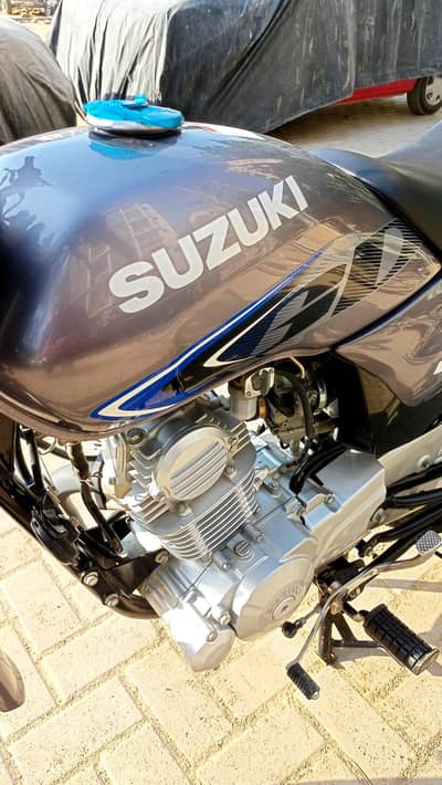 Suzuki GD-110 Brand New Karachi num 1st owner Genuine mint