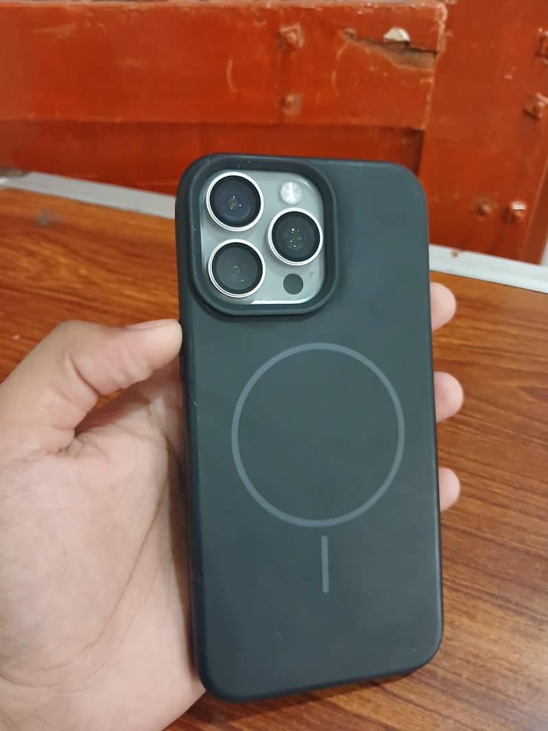 Apple iPhone 15 Pro Max 0