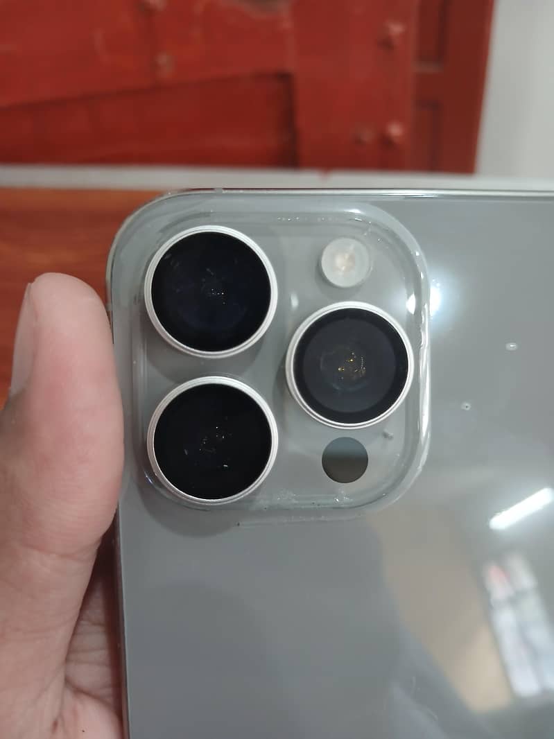 Apple iPhone 15 Pro Max 7