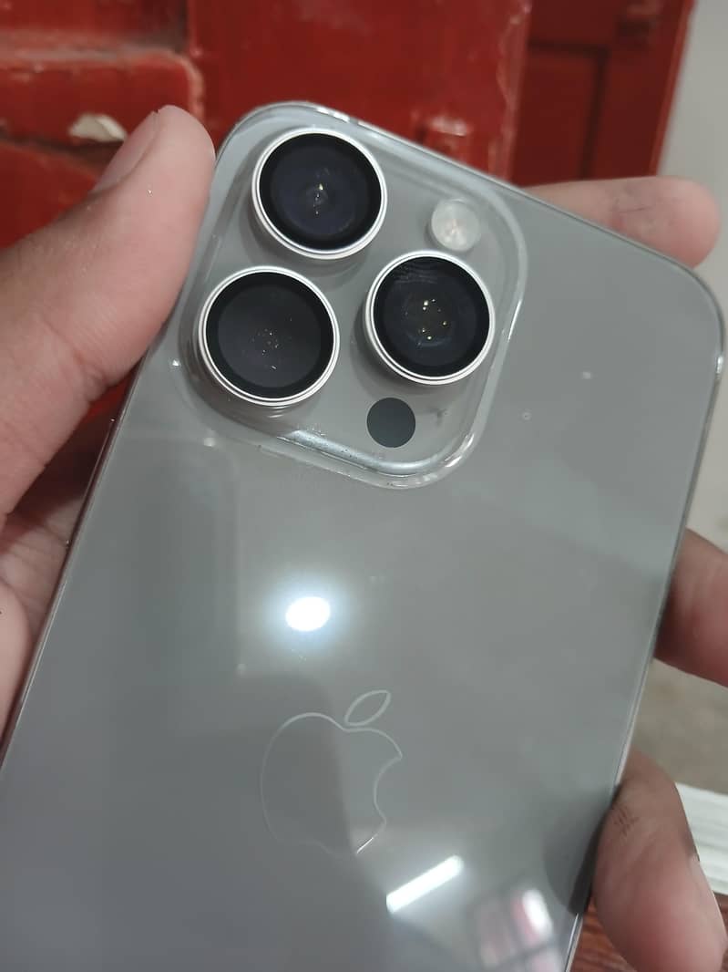 Apple iPhone 15 Pro Max 8
