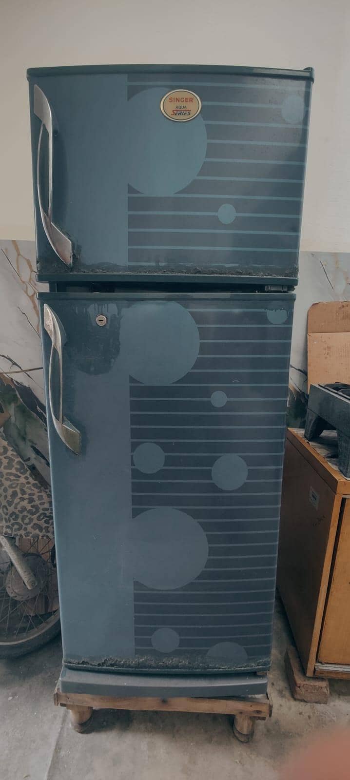 Refrigerator (Medium size). 9/10. 0