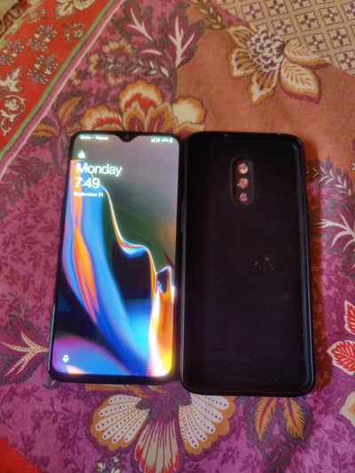 I am selling my OnePlus 6t 8/128