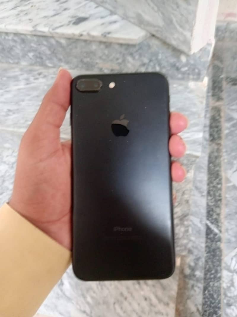 Apple iPhone 7 Plus 1