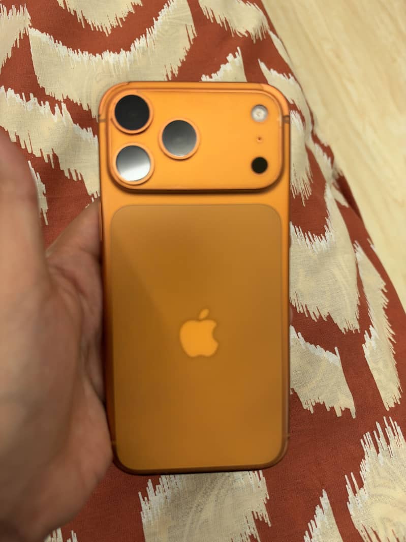 Apple iPhone 17 Pro Max 3
