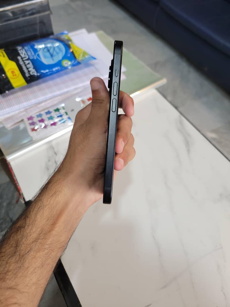 Apple iPhone 15 3