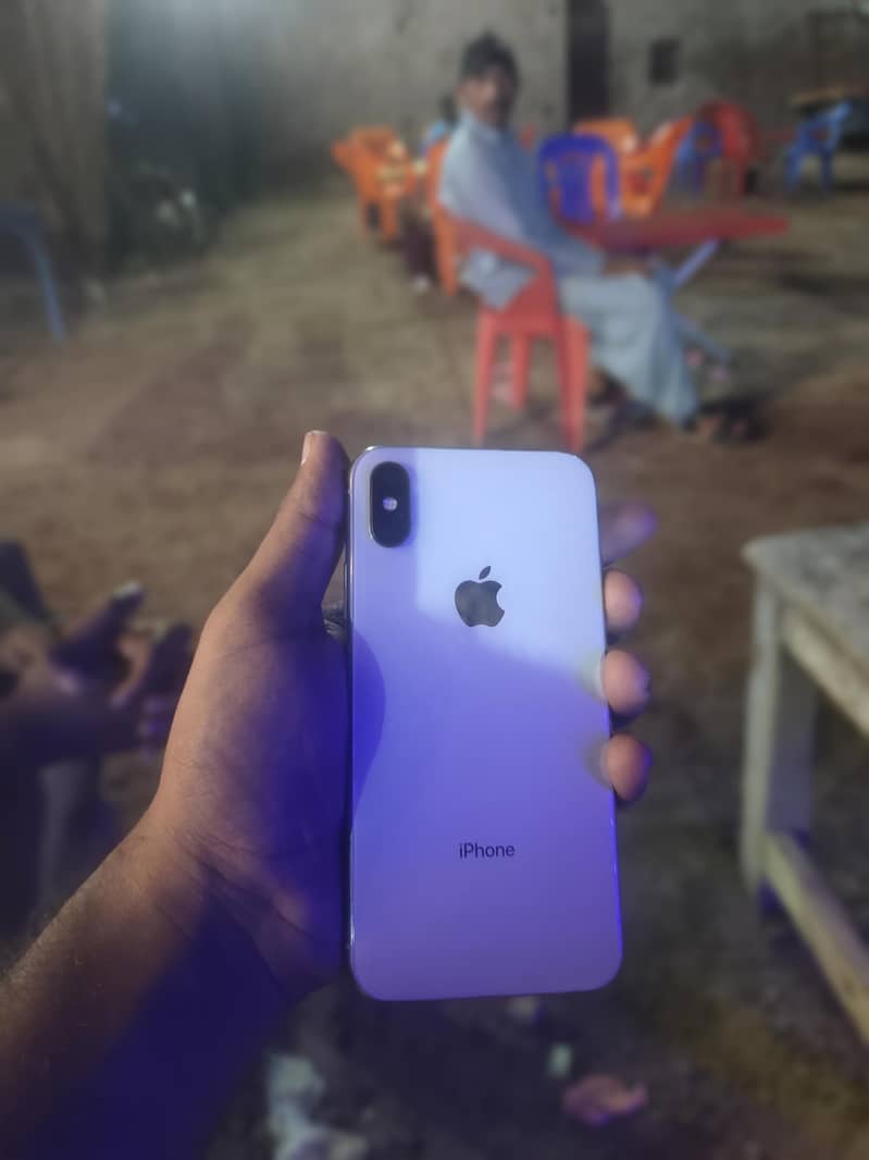 Apple iPhone X 4