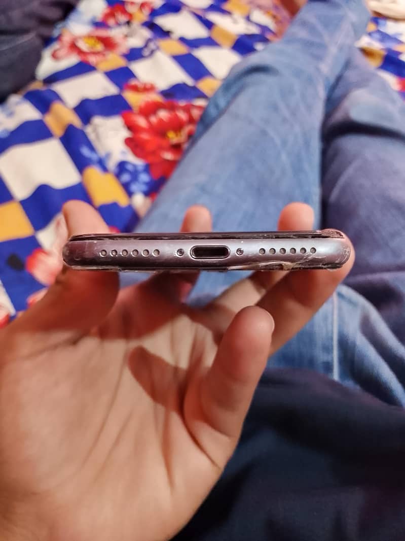 Apple iPhone 8 1