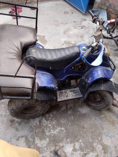 I am selling 4 wheer atv engine 100 ok tyre 70 condition 10/7