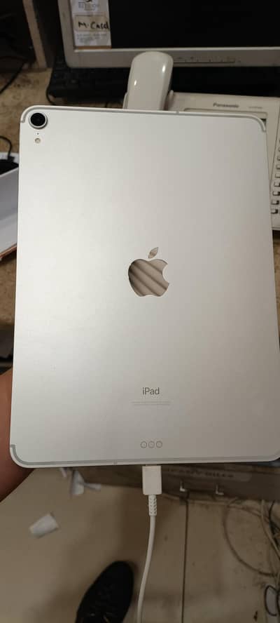 ipad pro 2018 model 0311,910,1976