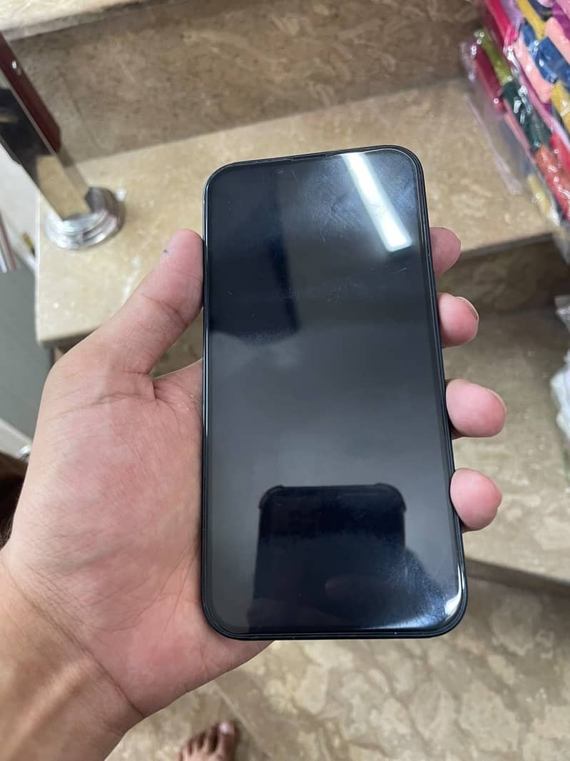 Apple iPhone 13 2