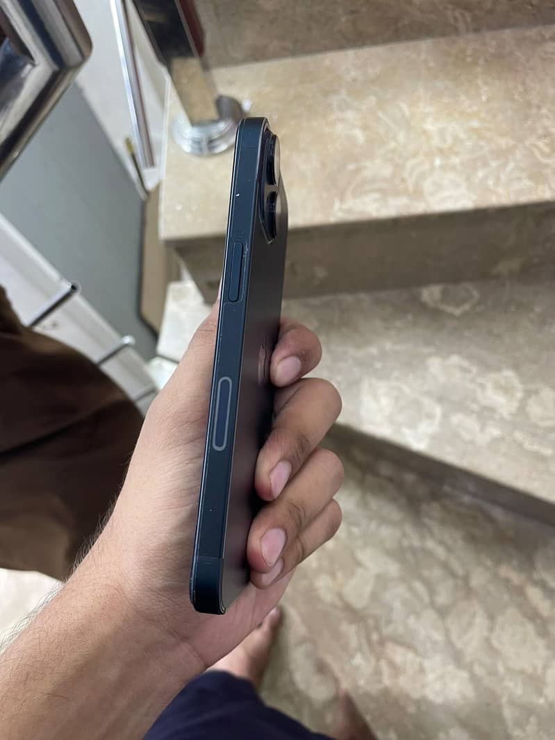 Apple iPhone 13 4