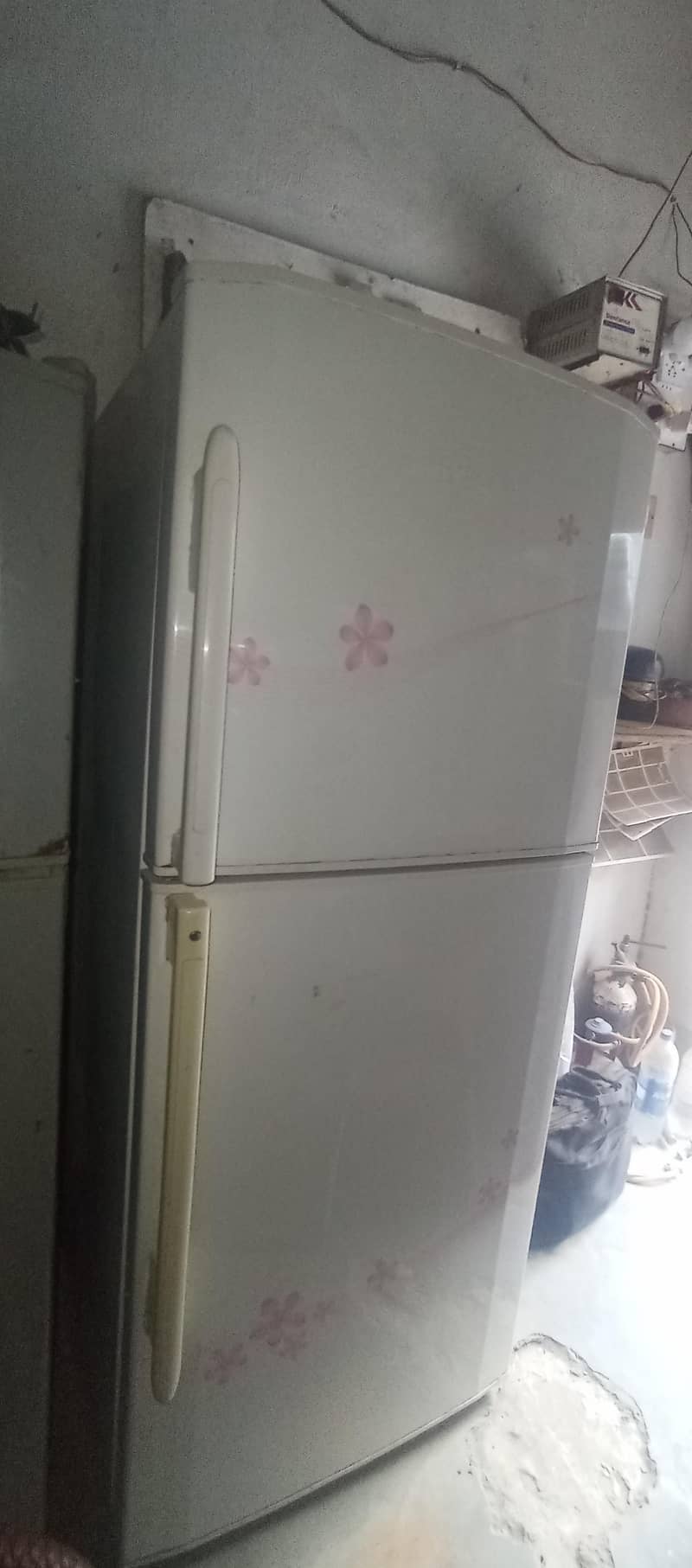 Refrigerator 0