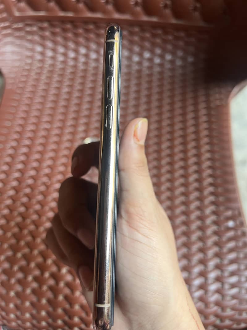 Apple iPhone 11 Pro 1
